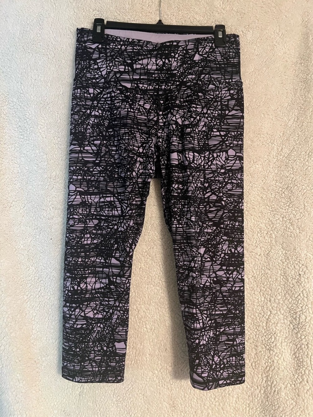 Old Navy Black Scribble Capri Leggings on Light Purple